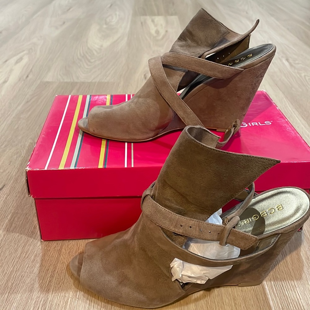 Wedge heels